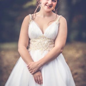 Beautiful Sherri Hill dress!